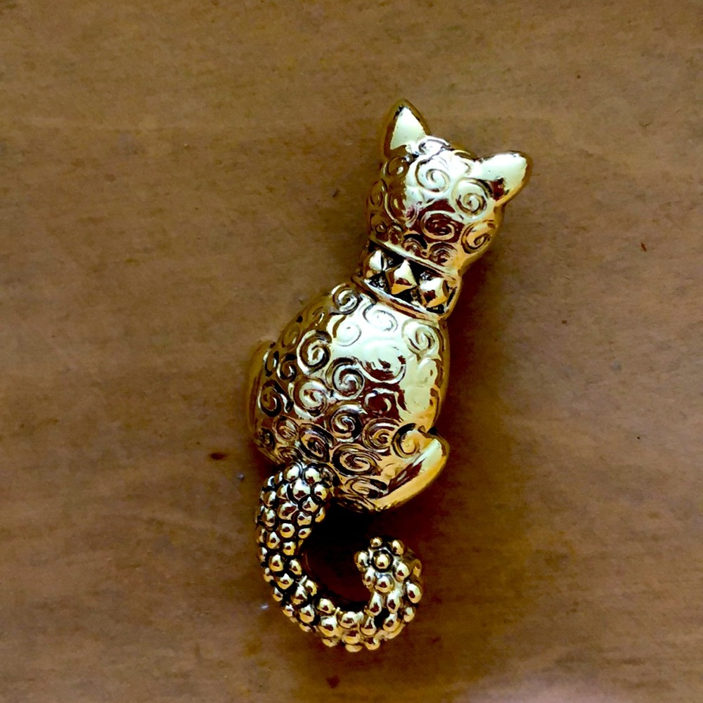 cat brooch
